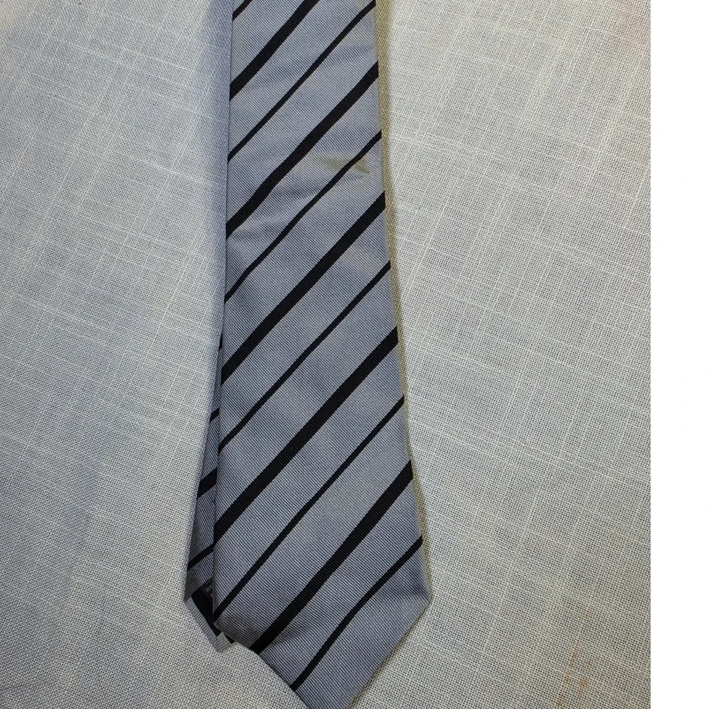 Banana Republic Mens Grey Black Diagonal Striped Ribbed Silk Necktie